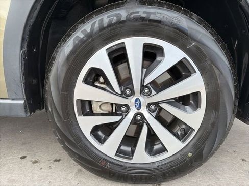 Used 2025 Subaru Outback Premium image 32