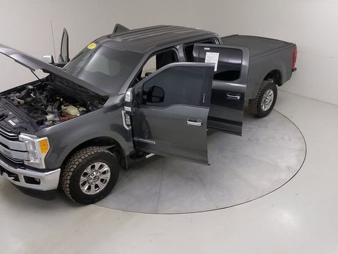 Used 2017 Ford F350 Lariat w/ Chrome Package image 58