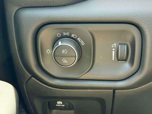 Used 2023 RAM 1500 Big Horn AWD/4WD image 19