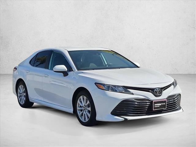 Used 2019 Toyota Camry LE FWD image 3