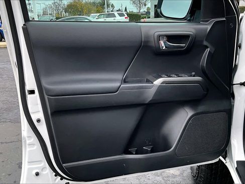 Used 2023 Toyota Tacoma TRD Off-Road image 25