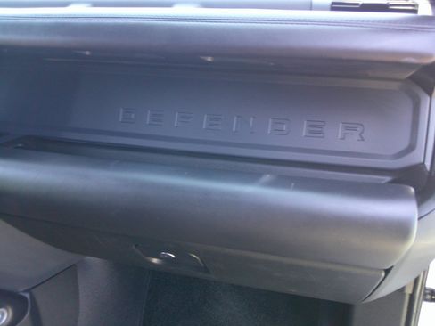 Used 2023 Land Rover Defender 130 X-Dynamic SE AWD/4WD image 72