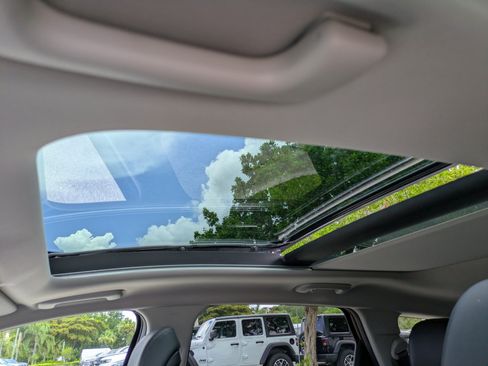 Certified 2024 Kia Sportage SX FWD image 19