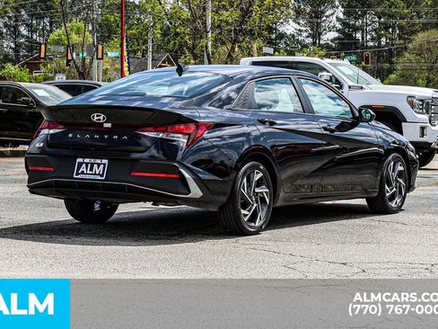 Used 2025 Hyundai Elantra Sport FWD image 6