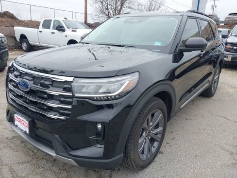 Certified 2025 Ford Explorer Active w/ Active Comfort Package image 4