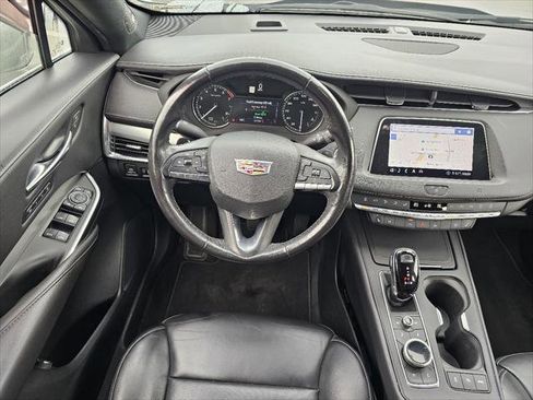 Used 2020 Cadillac XT4 Premium Luxury image 5