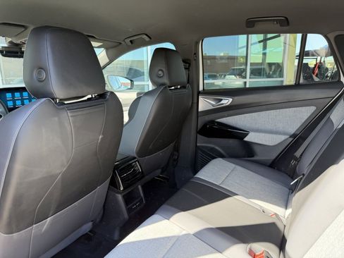 Used 2023 Volkswagen ID.4 Pro image 34