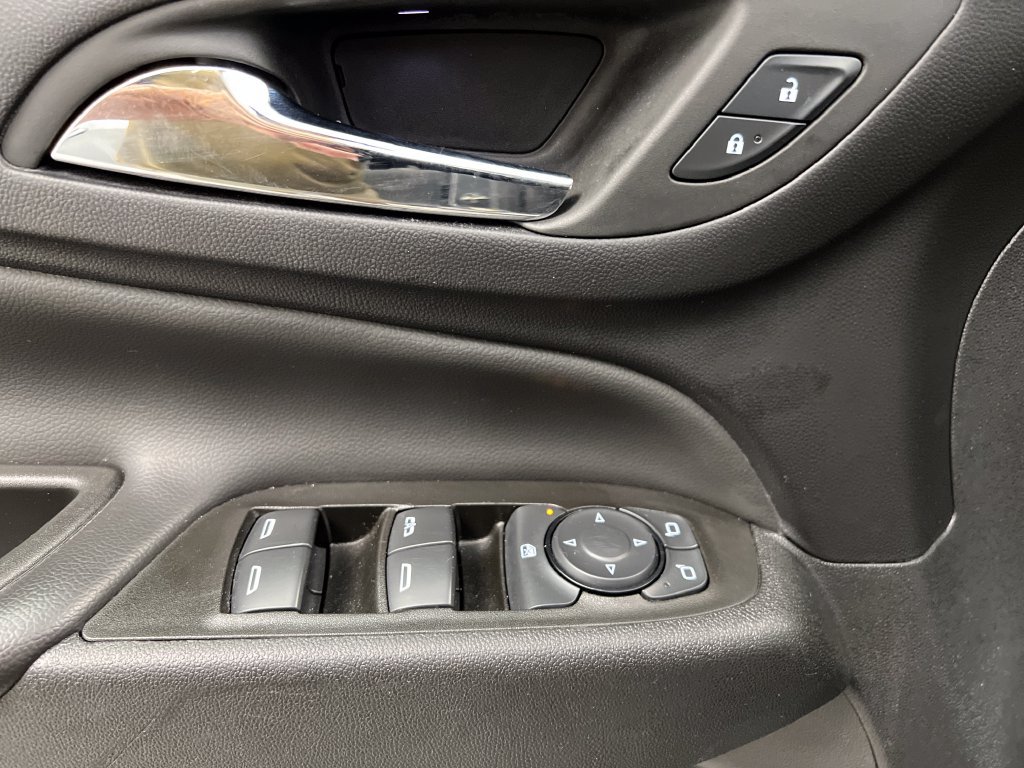 Used 2024 Chevrolet Equinox LT AWD/4WD image 15
