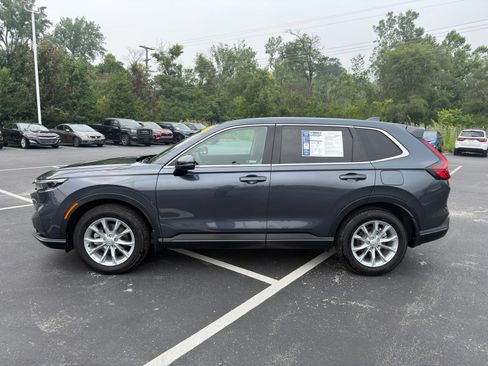 Used 2025 Honda CR-V EX image 3
