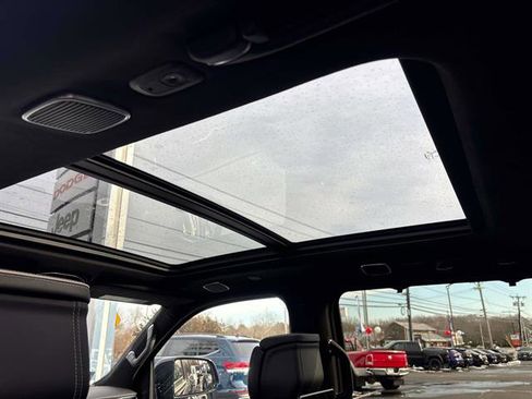 Certified 2025 Jeep Grand Wagoneer Series II Obsidian w/ Quick Order Packagew 28T image 11