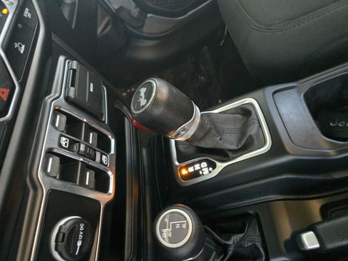 Used 2021 Jeep Wrangler Unlimited Sport AWD/4WD image 17