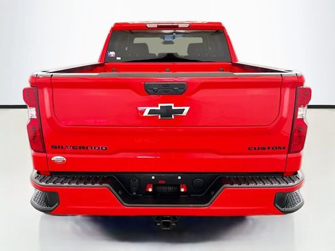 Used 2025 Chevrolet Silverado 1500 Custom w/ Turbomax Blackout Package AWD/4WD image 5