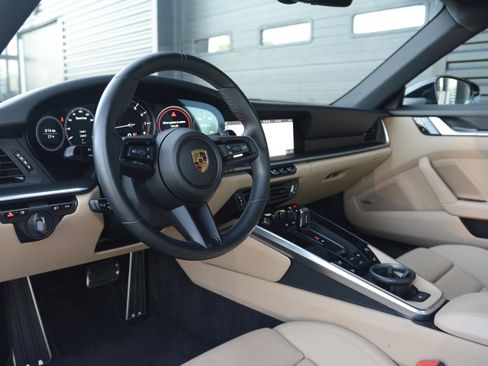 Used 2021 Porsche 911 Carrera RWD image 16