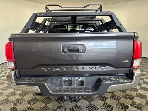 Used 2019 Toyota Tacoma TRD Off-Road AWD/4WD image 20