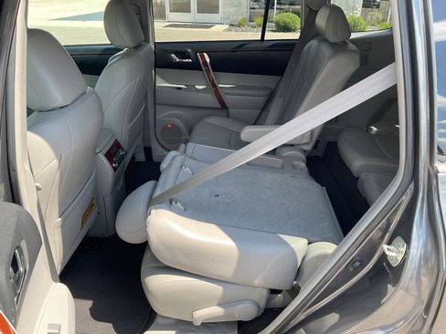 Used 2013 Toyota Highlander Limited AWD/4WD image 30