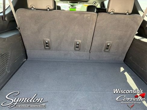 Used 2023 Chevrolet Suburban Premier AWD/4WD image 22
