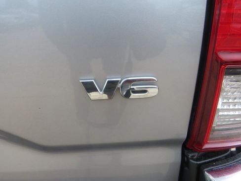 Used 2019 Toyota Tacoma SR5 RWD image 10