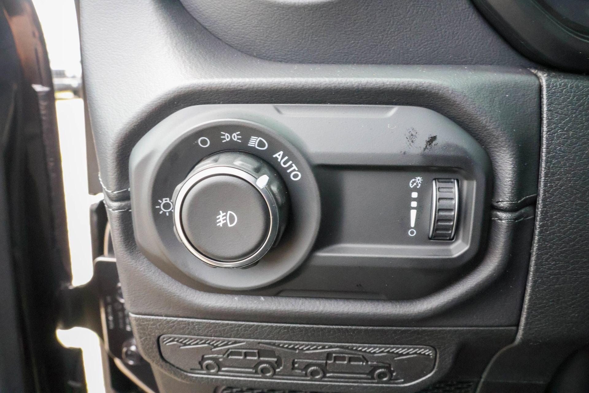 New 2026 Jeep Wrangler Unlimited Sahara AWD/4WD image 32
