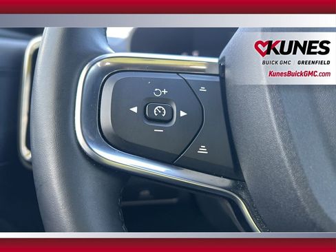 Used 2024 Volvo XC40 B5 Core image 20