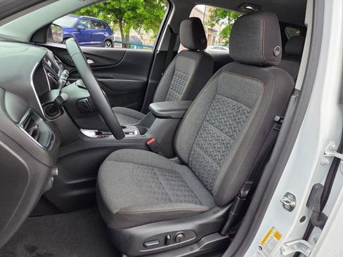 Used 2024 Chevrolet Equinox LT FWD image 7