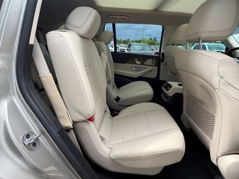 Used 2022 Mercedes-Benz GLS 450 4MATIC image 13