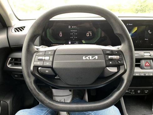 Used 2025 Kia K4 FWD image 12