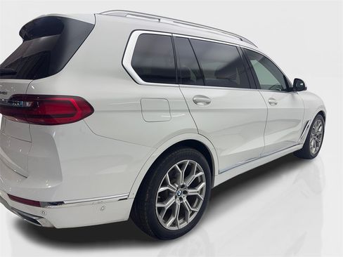 Used 2019 BMW X7 xDrive40i w/ Cold Weather Package image 13