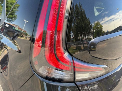 Used 2024 Kia Soul LX FWD image 16