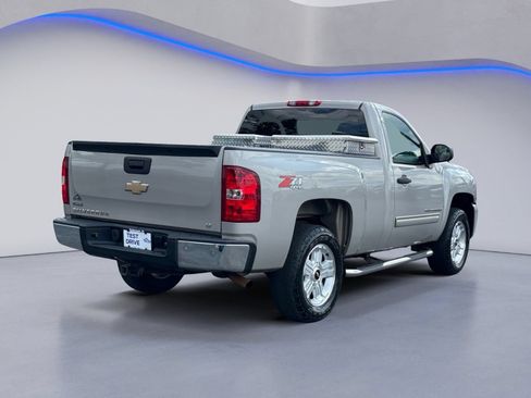 Used 2009 Chevrolet Silverado 1500 LT AWD/4WD image 3