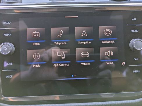 Used 2022 Volkswagen Tiguan SE AWD/4WD image 22