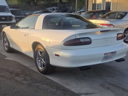 Used 2000 Chevrolet Camaro LT w/ Preferred Equipment Group 1 RWD image 5
