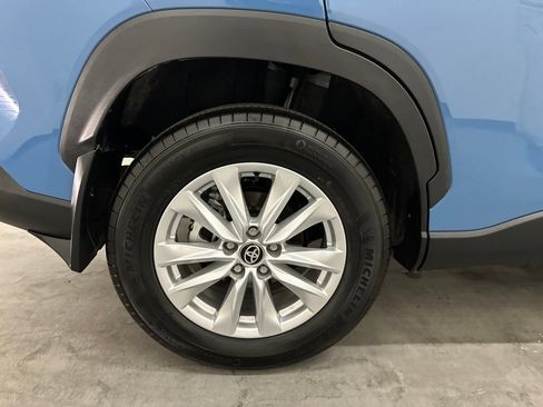 Used 2026 Toyota Corolla Cross LE FWD image 58