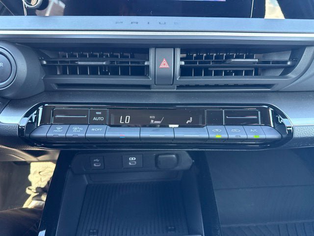 Certified 2026 Toyota Prius LE FWD image 27
