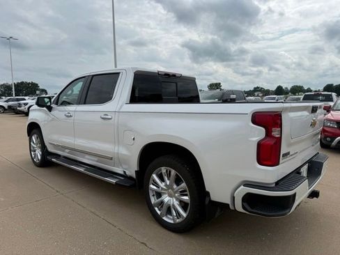 Used 2024 Chevrolet Silverado 1500 High Country w/ High Country Premium Package AWD/4WD image 6