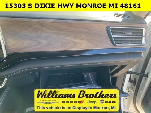 Used 2024 Volkswagen Atlas SE image 36
