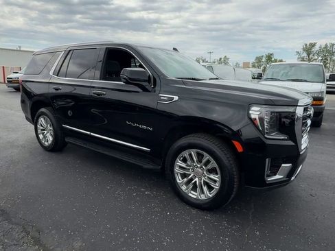 Used 2021 GMC Yukon SLT w/ SLT Premium Package AWD/4WD image 2