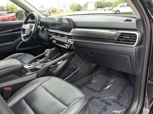 Used 2025 Kia Telluride S image 29
