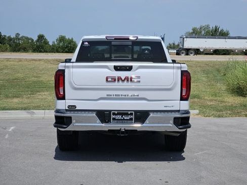 Used 2023 GMC Sierra 1500 SLT w/ SLT Premium Plus Package AWD/4WD image 6