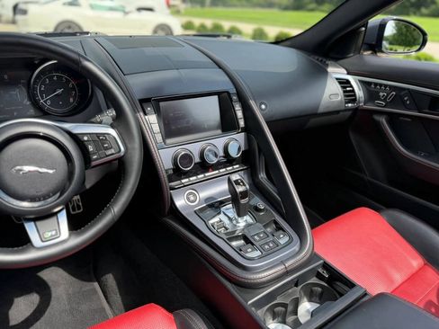 Used 2018 Jaguar F-TYPE R AWD/4WD image 14