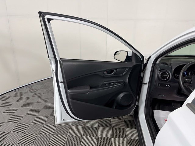 Used 2019 Hyundai Kona SE FWD image 15