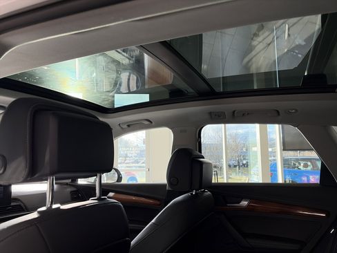 Used 2021 Audi Q5 Premium Plus image 17