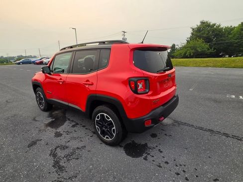 Used 2017 Jeep Renegade Trailhawk w/ Premium Trailhawk Package AWD/4WD image 12