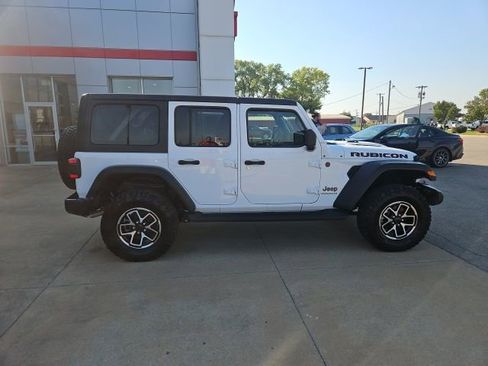 Used 2024 Jeep Wrangler Unlimited Rubicon w/ Convenience Group image 8