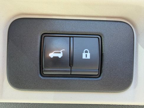 Used 2024 Nissan Ariya AWD image 52