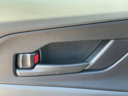 Used 2025 Toyota Prius LE FWD image 27