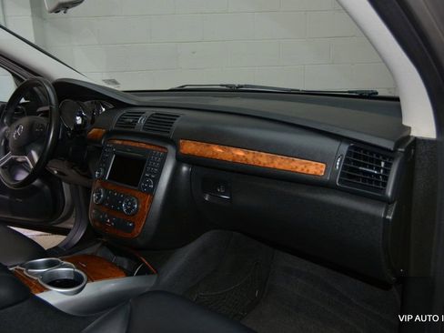 Used 2009 Mercedes-Benz R 320 BlueTEC 4MATIC image 12