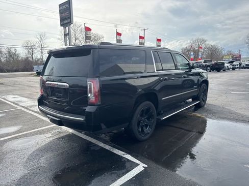 Used 2019 GMC Yukon XL Denali image 5