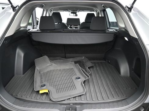 Used 2025 Toyota RAV4 XLE image 32