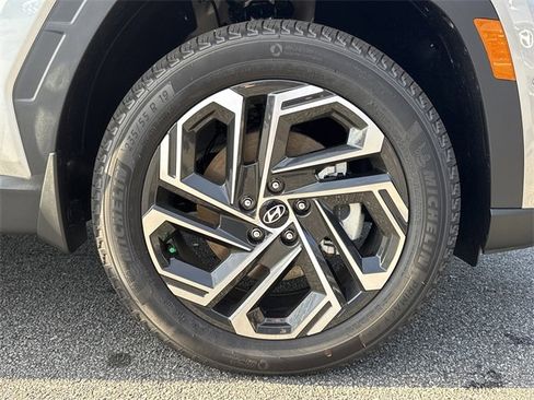 New 2025 Hyundai Tucson Limited image 12
