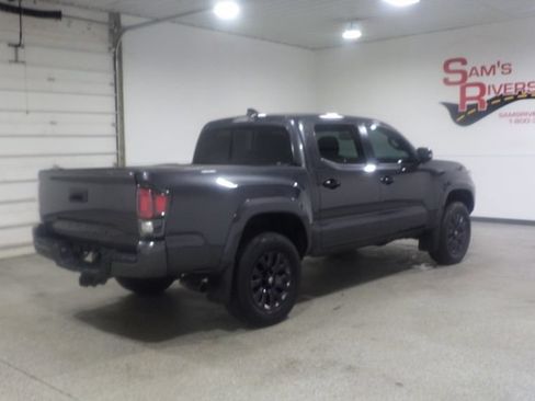 Used 2021 Toyota Tacoma Limited w/ Nightshade Package AWD/4WD image 4